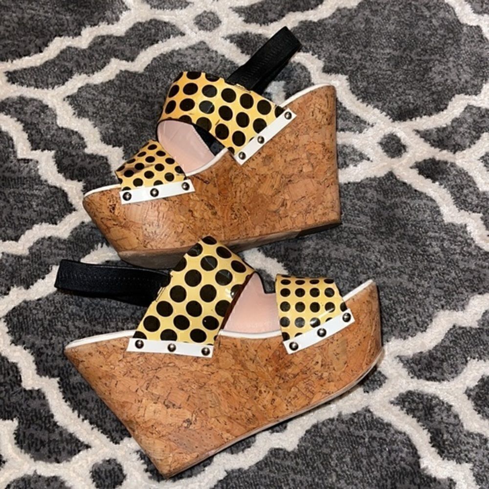•VERSACE vintage wedges• - Picture 5 of 13